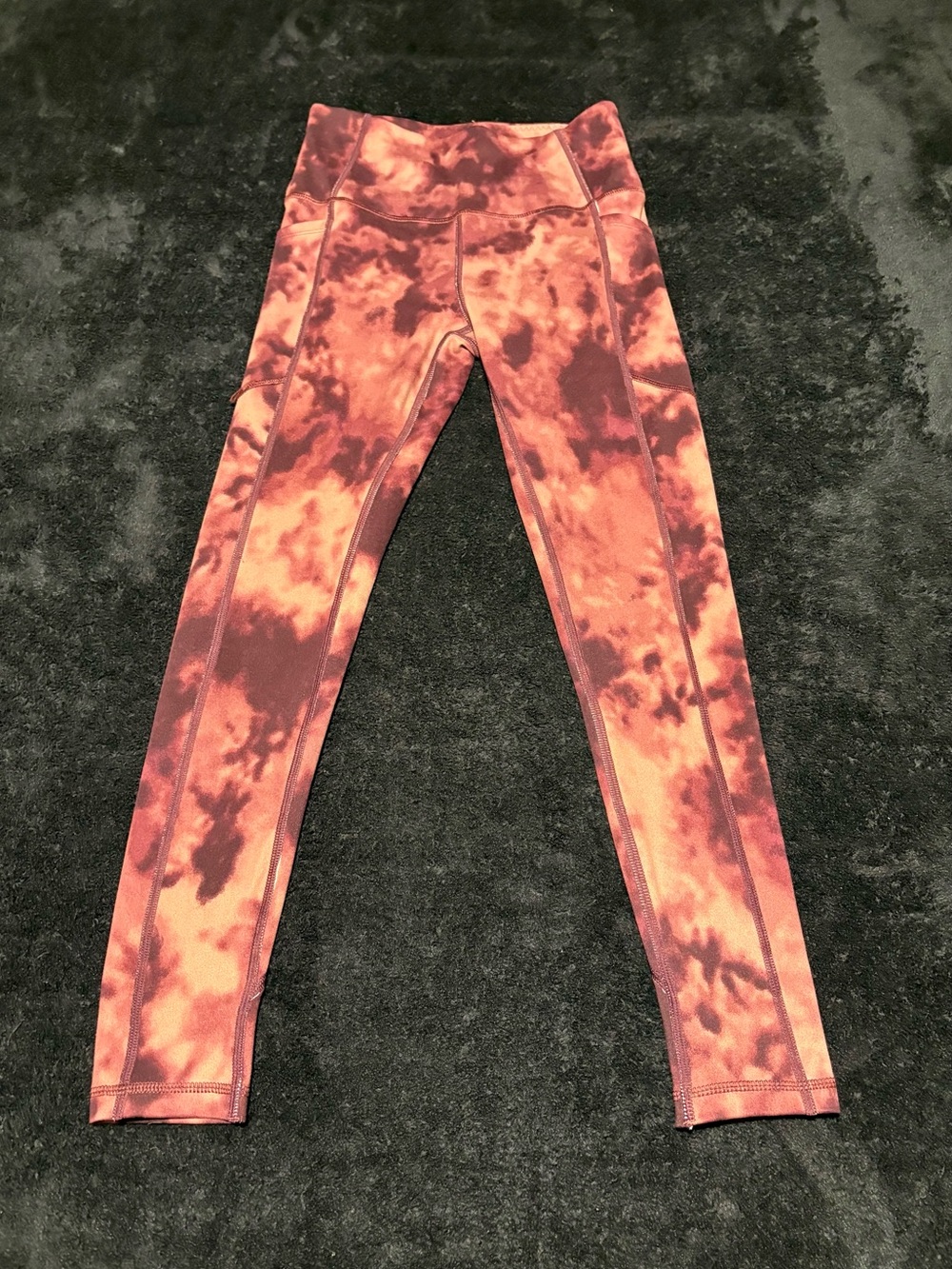 Victoria's Secret Incredible Essential leggings Winter Wine tie-dye pocketed